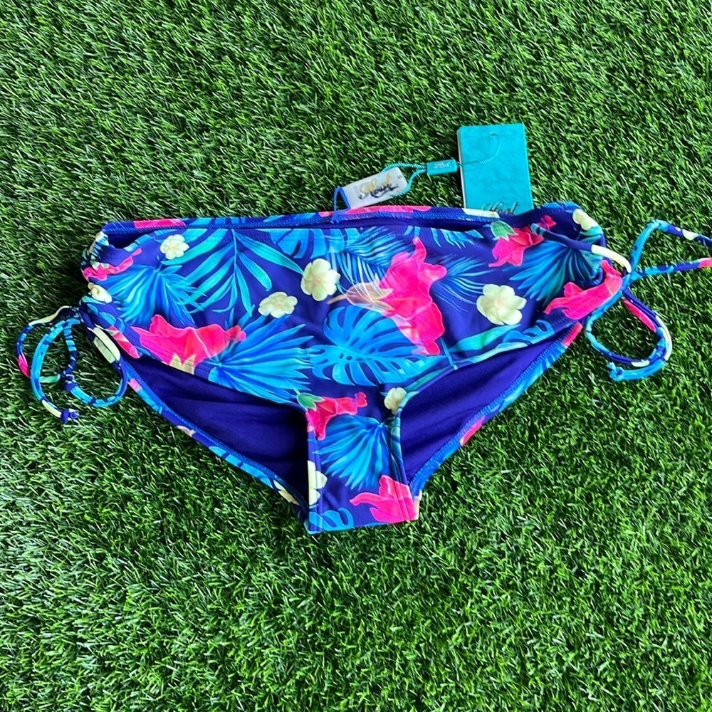 HEAT Bikini Bottom in Luau size small